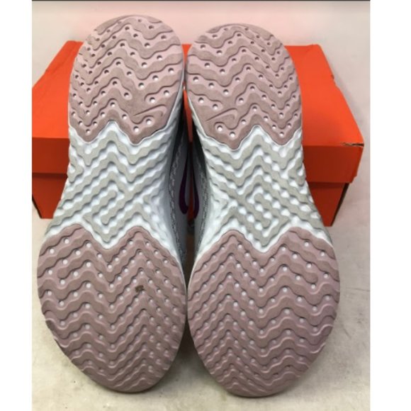 Nike Women's Running Shoes, Atmosphere - Picture 4 of 4